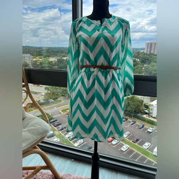 My Michelle Chevron Pattern Dress Size S/M - Picture 5 of 12